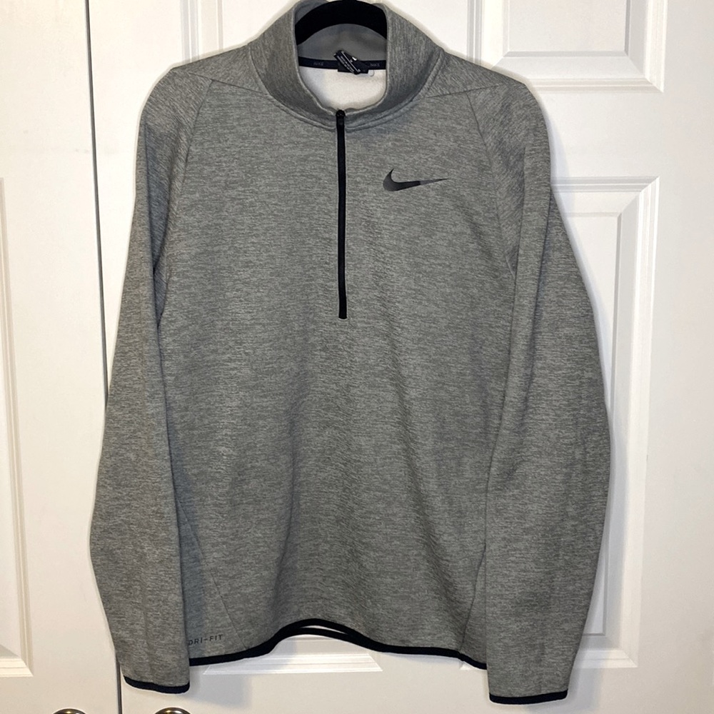 NIKE Men's Medium Dri Fit 1/4 zip Grey Pullover